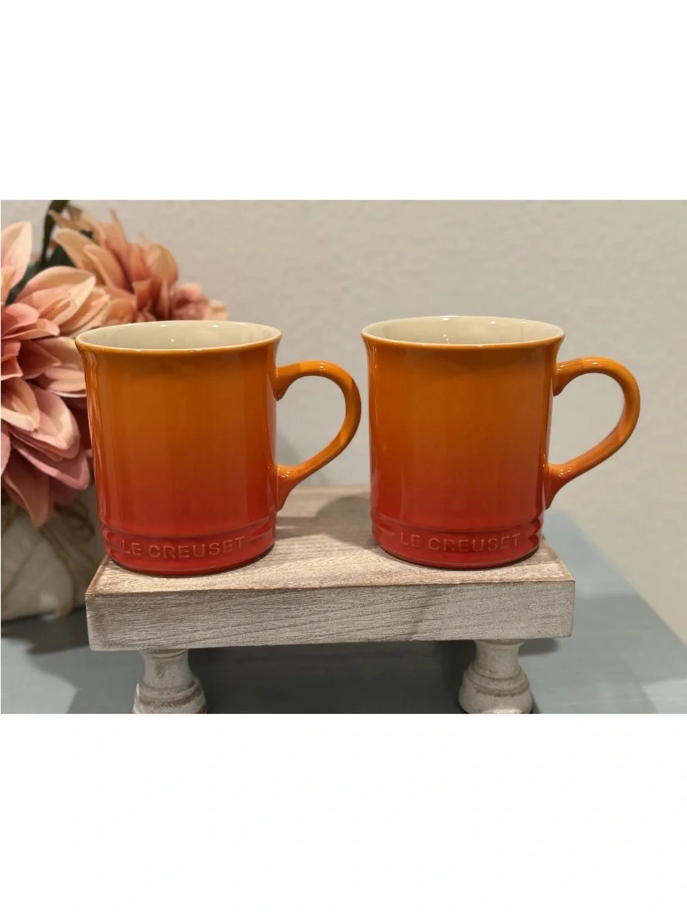 Le Creuset Stoneware Grand Teapot Flame 1.3L & 2 400ML Vancouver Coffee Mugs